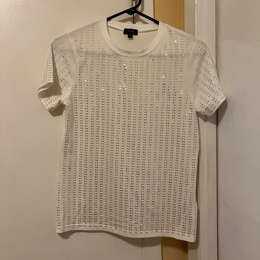 Woman’s Size Medium Fancy short  Sleeve White T-shirt .